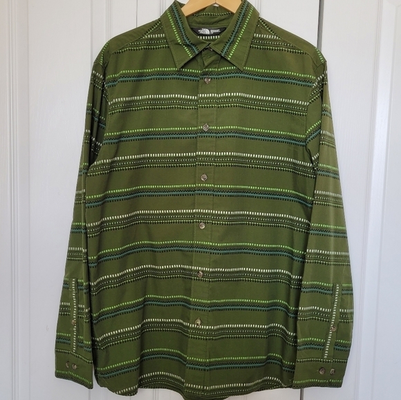 THE Northface Patterned Button-down Shirt - Picture 8 of 8